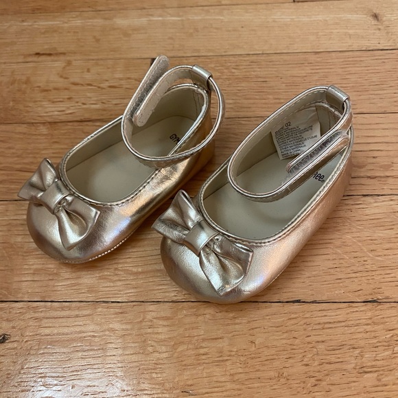 Two pairs of Baby Girl Shoes Gold - Picture 2 of 9